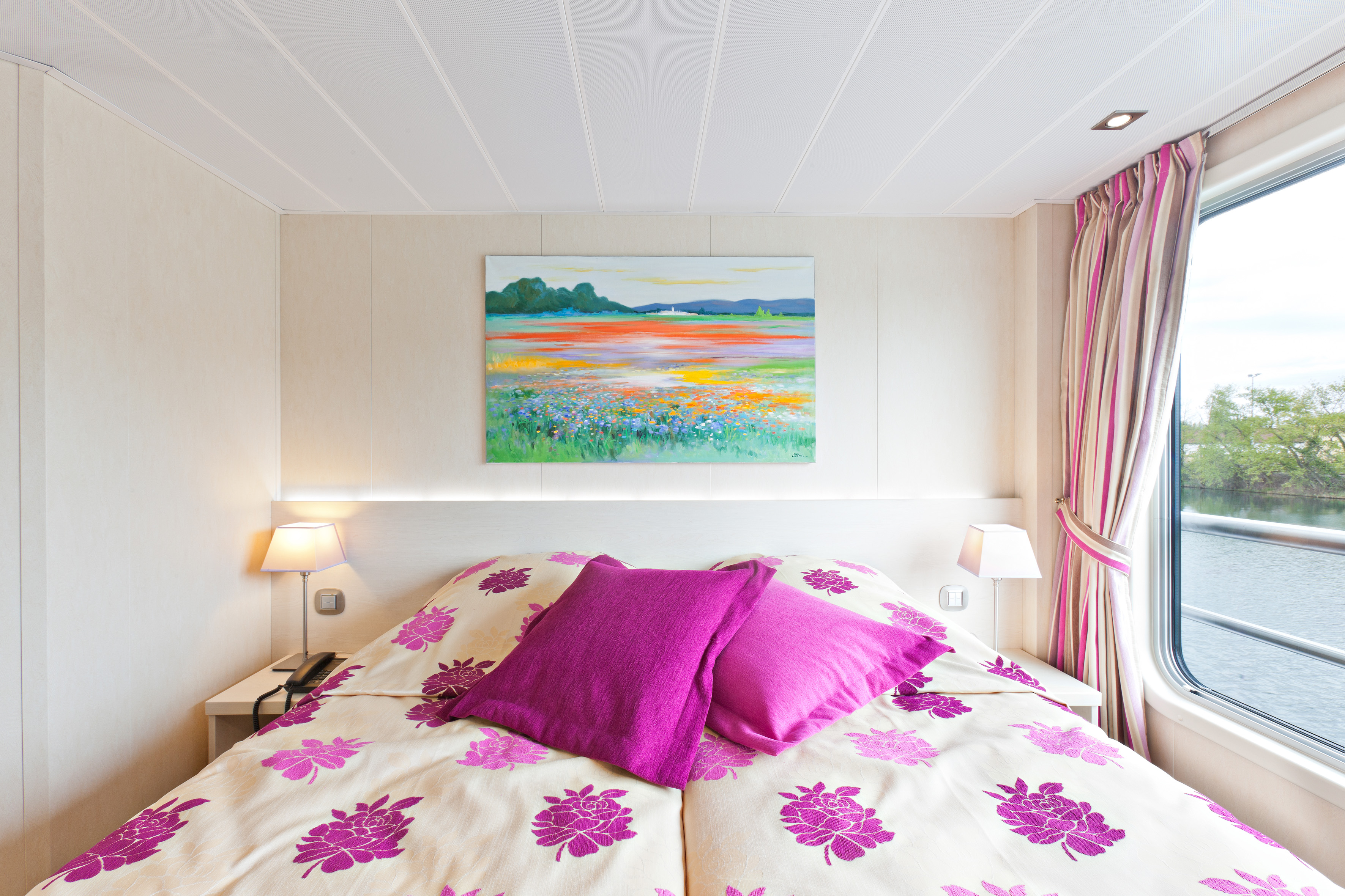 CroisiEurope MS Gerard Schmitter Cabin 3.jpg